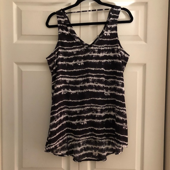 Express Tops - Express Black&White Top